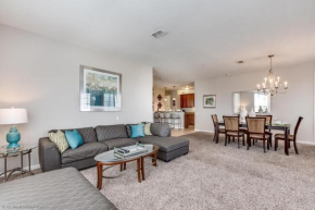 Deluxe Condo wLakeview, minutes from Universal